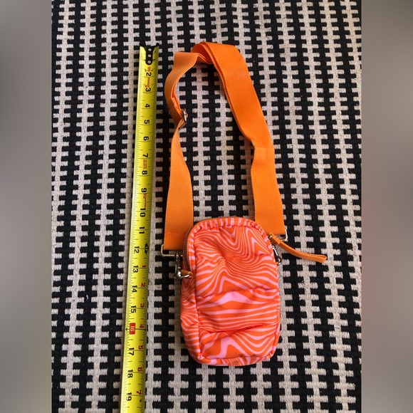 Small swirly cell phone bag - Picture 2 of 4